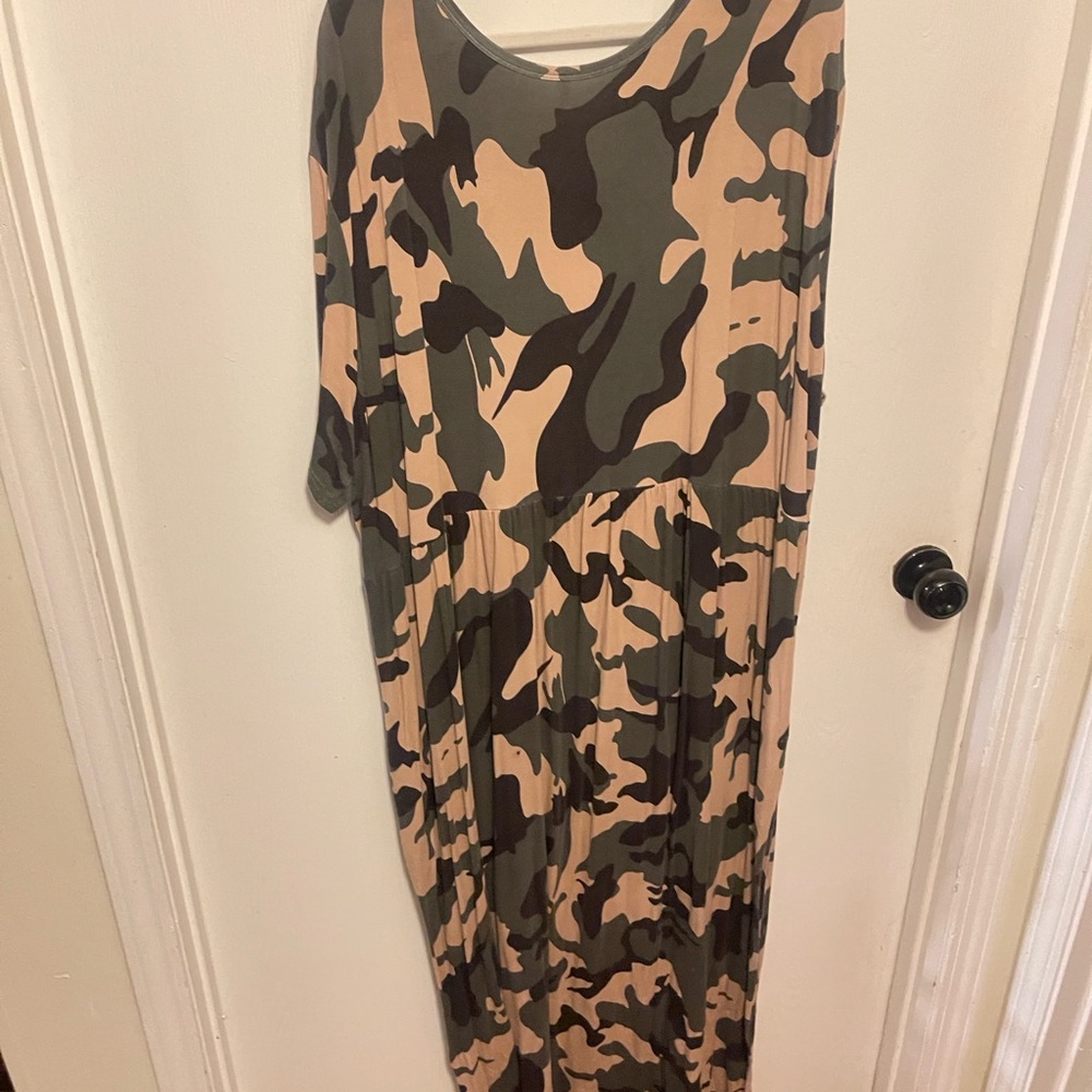 Camouflage Maxi Dress - Picture 2 of 4